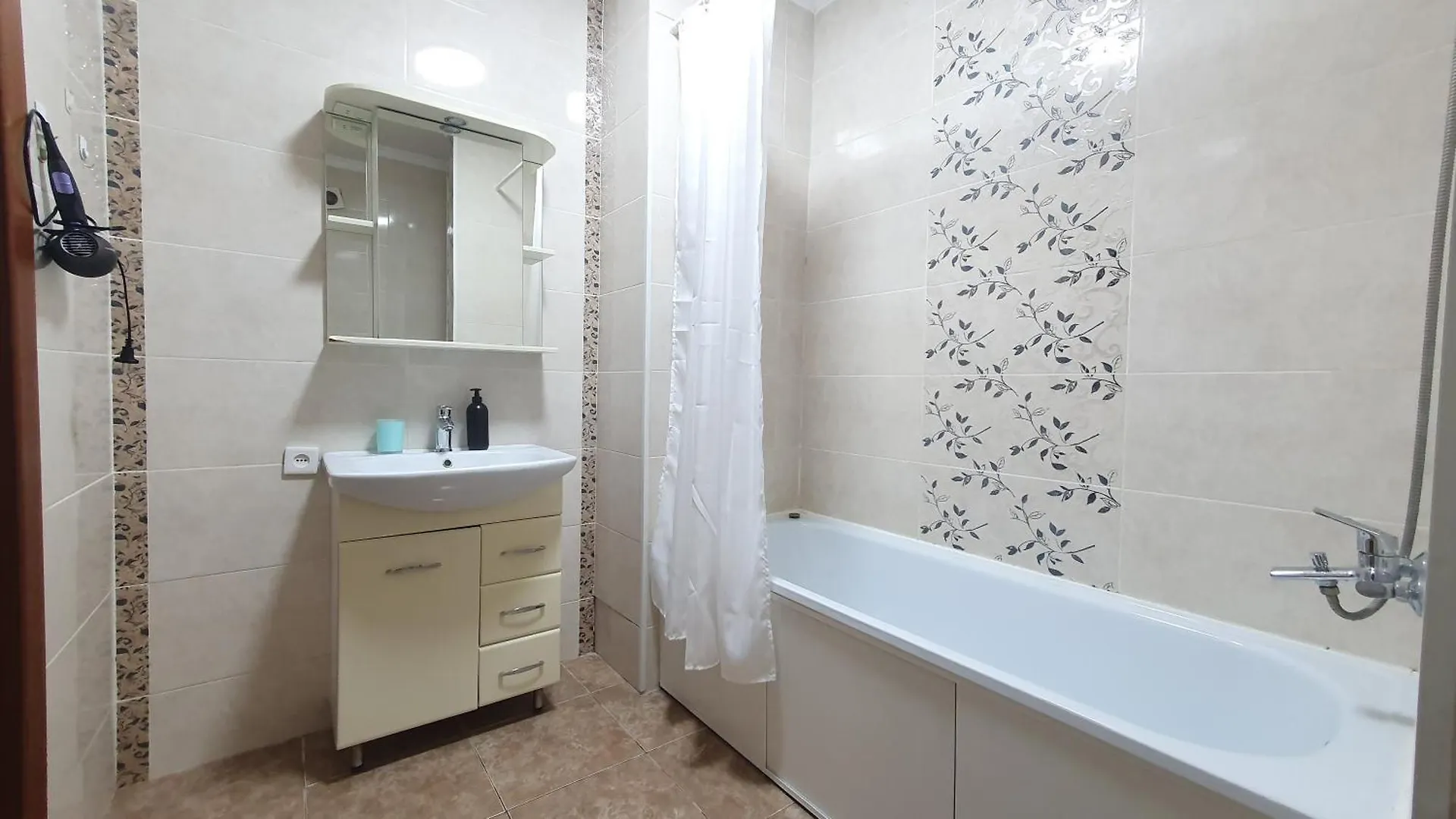 Apartment Baitеrеk Apartmеnt: Spacious Group Accommodation Nur-Sultan