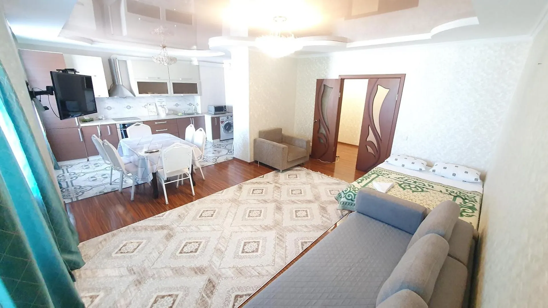 Baitеrеk Apartmеnt: Spacious Group Accommodation Nur-Sultan  Apartment