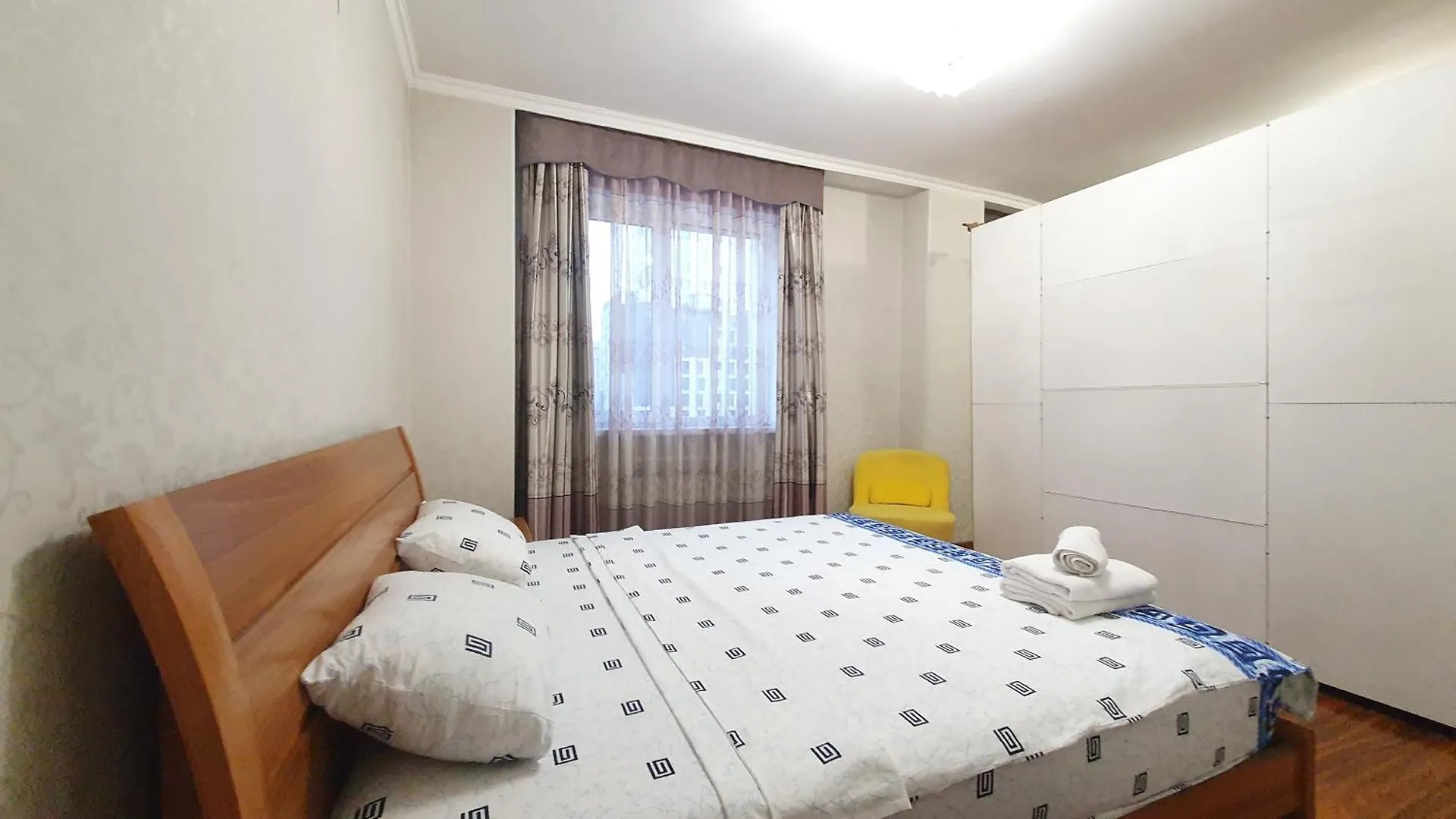Apartment Baitеrеk Apartmеnt: Spacious Group Accommodation Nur-Sultan