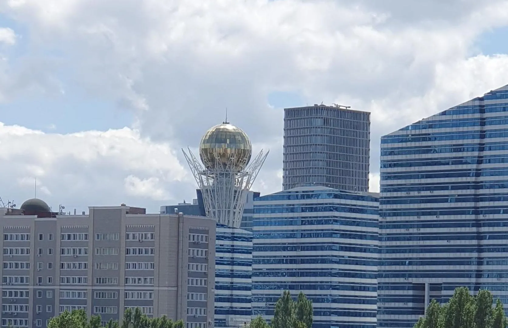 Baitеrеk Apartmеnt: Spacious Group Accommodation Nur-Sultan